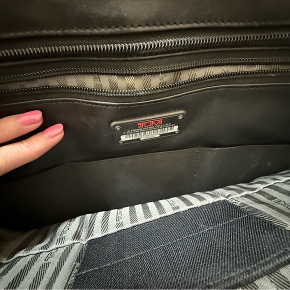 Tumi black leather expandable organizer laptop briefcase - Picture 10 of 11